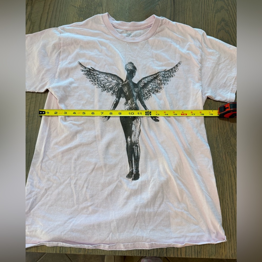 🎸 Nirvana Graphic Tee Pink Angel Wings Shirt Size Medium - Picture 3 of 4